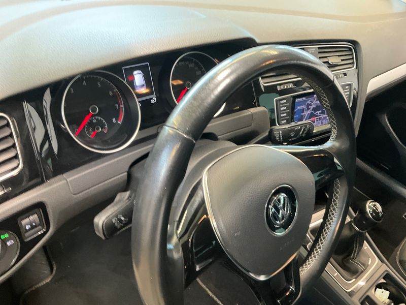Volkswagen Golf VII 1.2 TSI Cup BlueMotion Tech 2015 – снимка 23