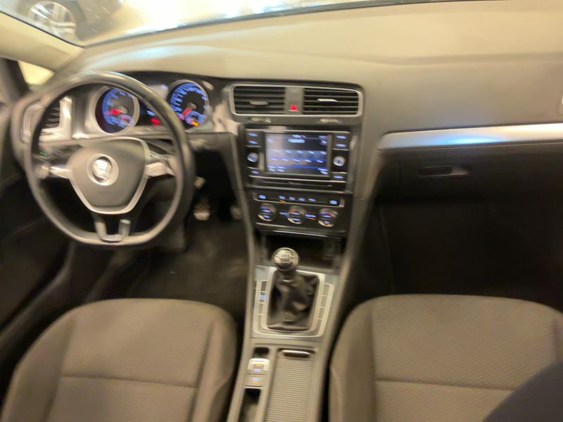 Volkswagen Golf VII 1.0 TSI Trendline BlueMotion Tech — zdjęcie 12