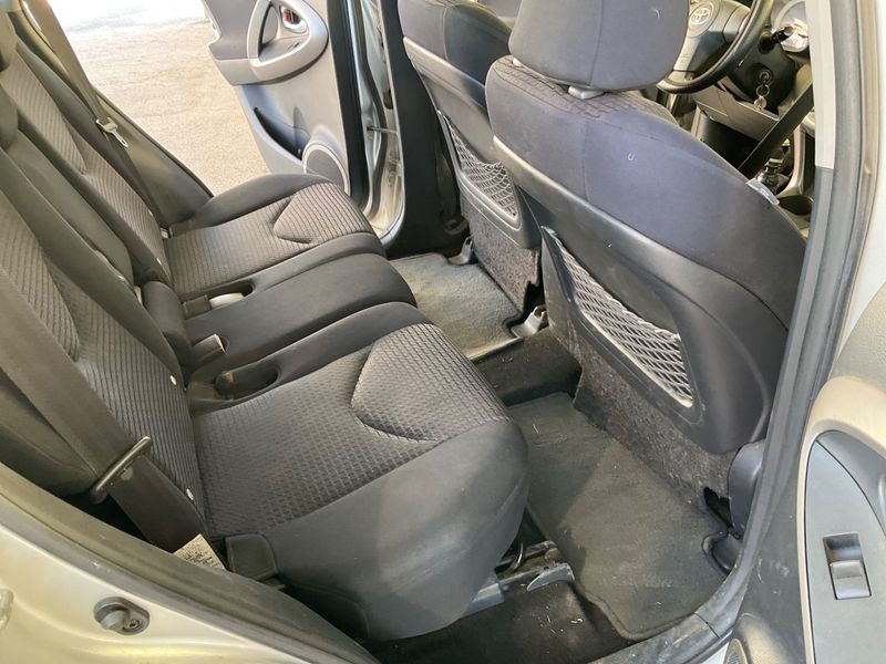Toyota RAV 4 2.2 D-CAT Sol 2006 – снимка 30