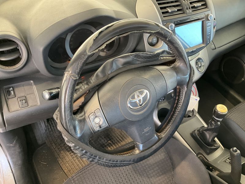 Toyota RAV 4 2.2 D-CAT Sol 2006 – снимка 27