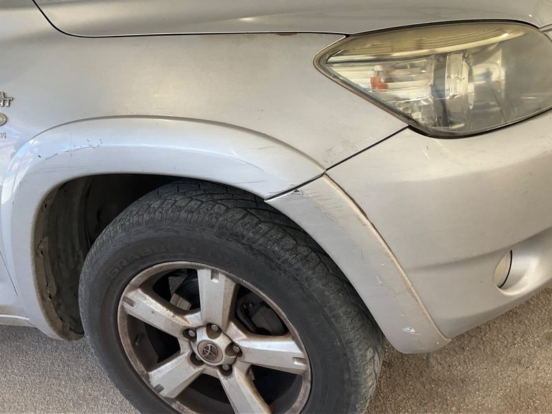 Toyota RAV 4 2.2 D-CAT Sol 2006 – снимка 21
