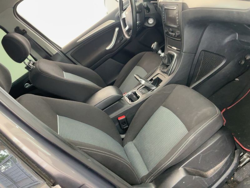 Ford Galaxy 1.6 EcoBoost Business Edition — zdjęcie 11