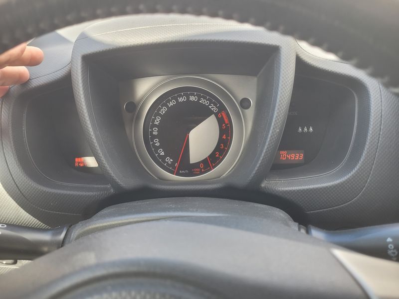 Toyota Urban Cruiser 1.4 D-4D Life 4x4 — zdjęcie 13