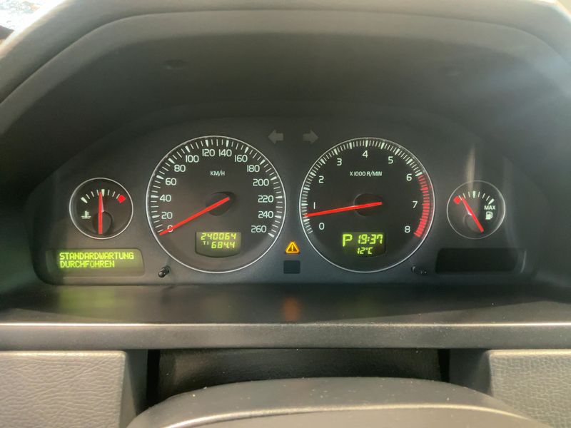 Volvo XC90 3.2 Momentum Geartronic — zdjęcie 13