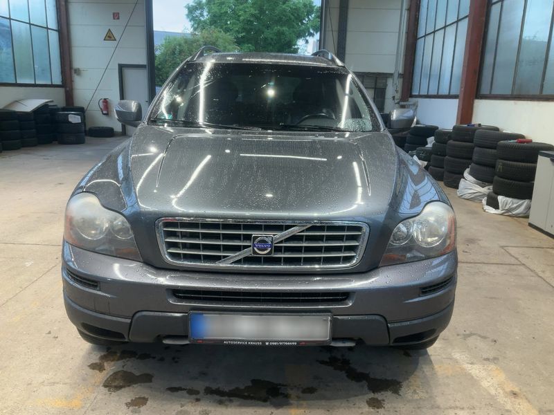 Volvo XC90 3.2 Momentum Geartronic — zdjęcie 9
