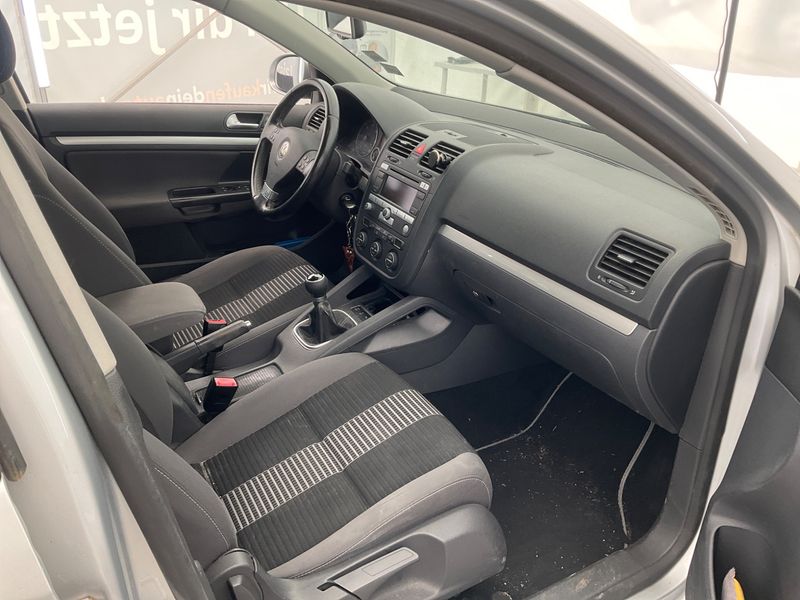 Volkswagen Jetta 1.9 TDI United BlueMotion Tech — zdjęcie 3