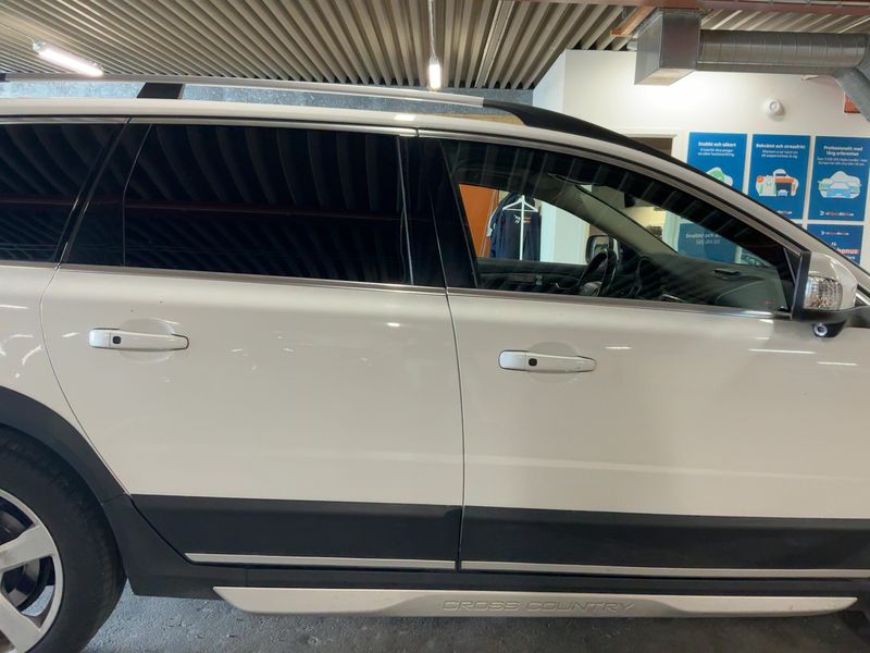 Volvo XC70 2.4 D5 Summum AWD — zdjęcie 7
