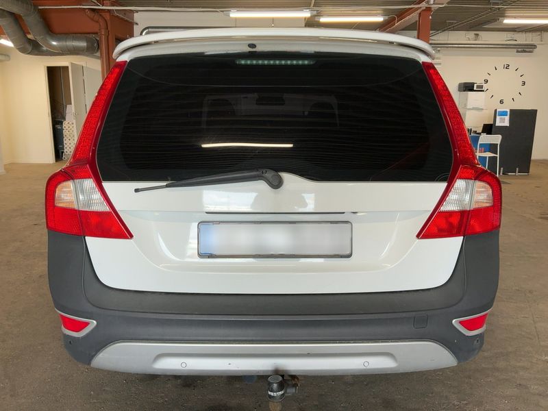 Volvo XC70 2.4 D5 Summum AWD — zdjęcie 5