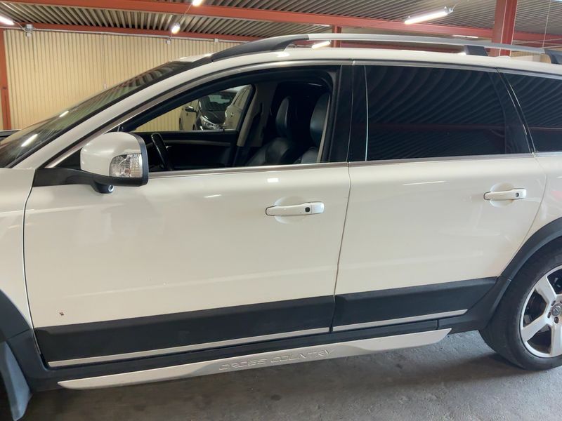Volvo XC70 2.4 D5 Summum AWD — zdjęcie 4