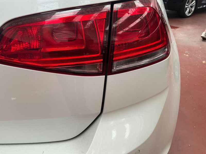 Volkswagen Golf VII 2.0 TDI Comfortline BlueMotion Tech 2015 – снимка 33