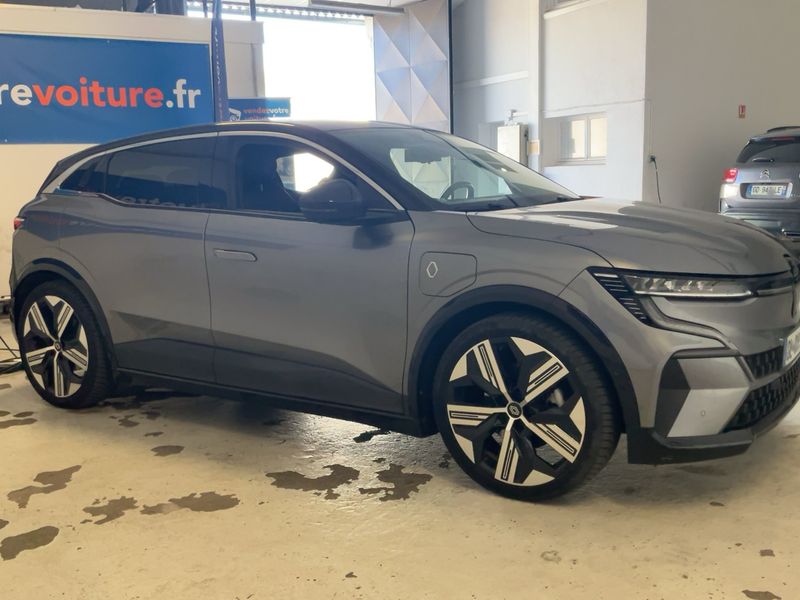 Renault Megane E-Tech EV60 Iconic — zdjęcie 8
