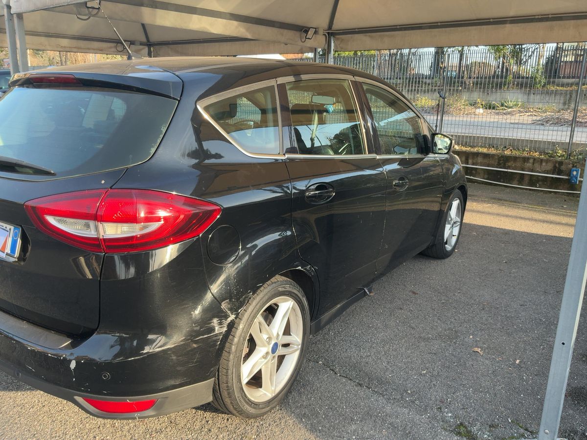 Ford C-Max 2016 — photo 9