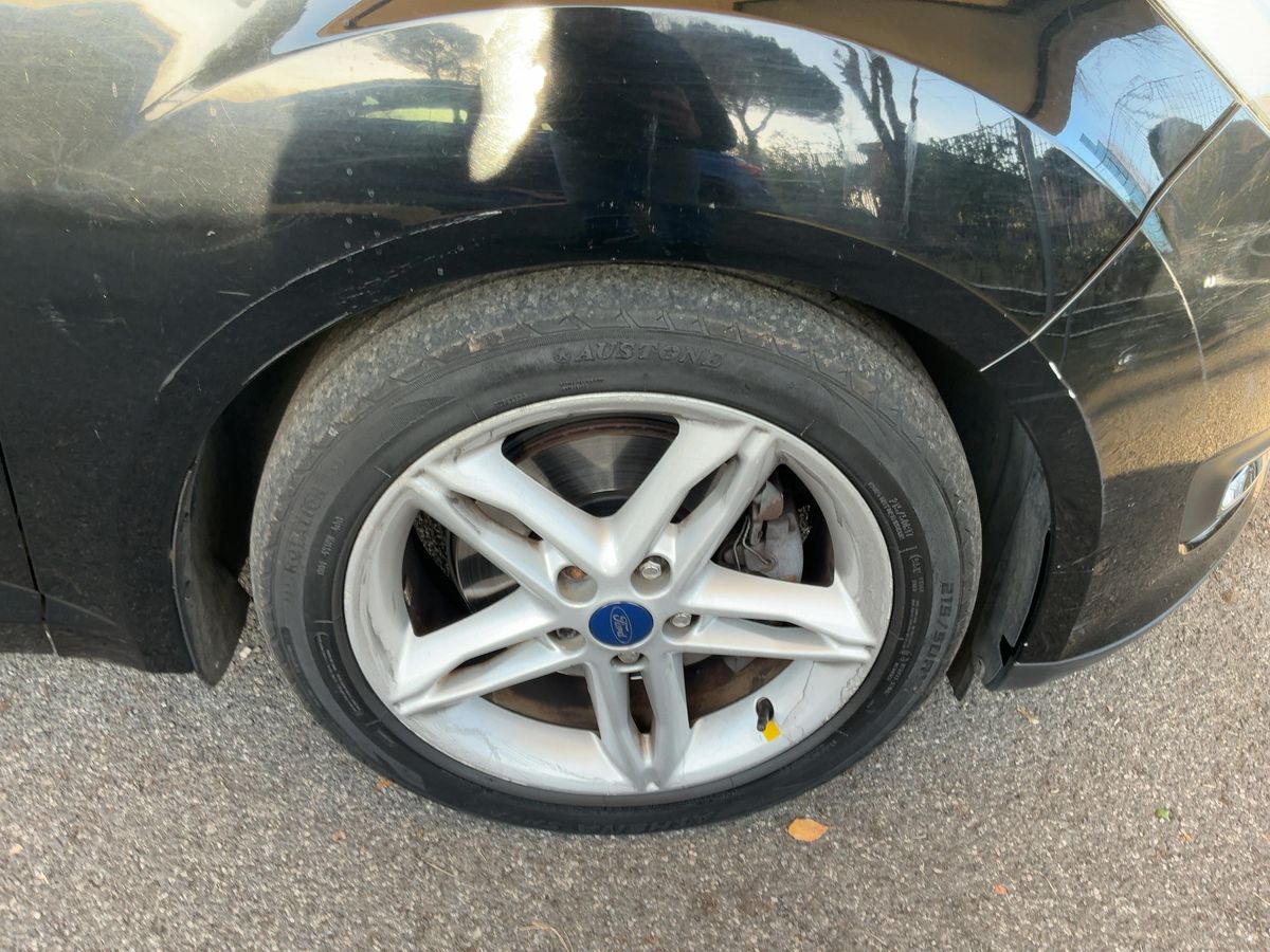 Ford C-Max 2016 — photo 12