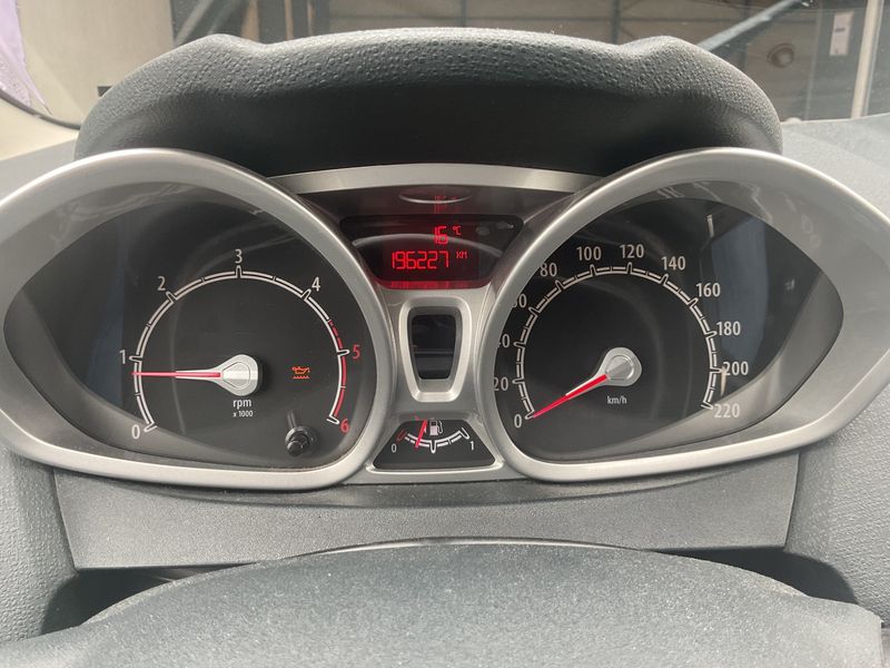 Ford Fiesta 1.6 TDCi Titanium — zdjęcie 4
