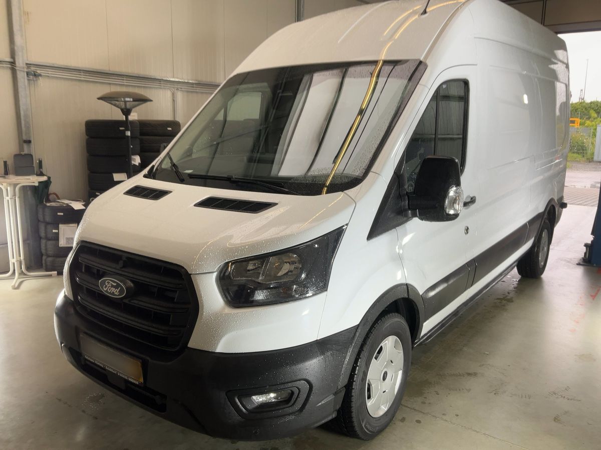 Ford Transit 2025 — photo 1