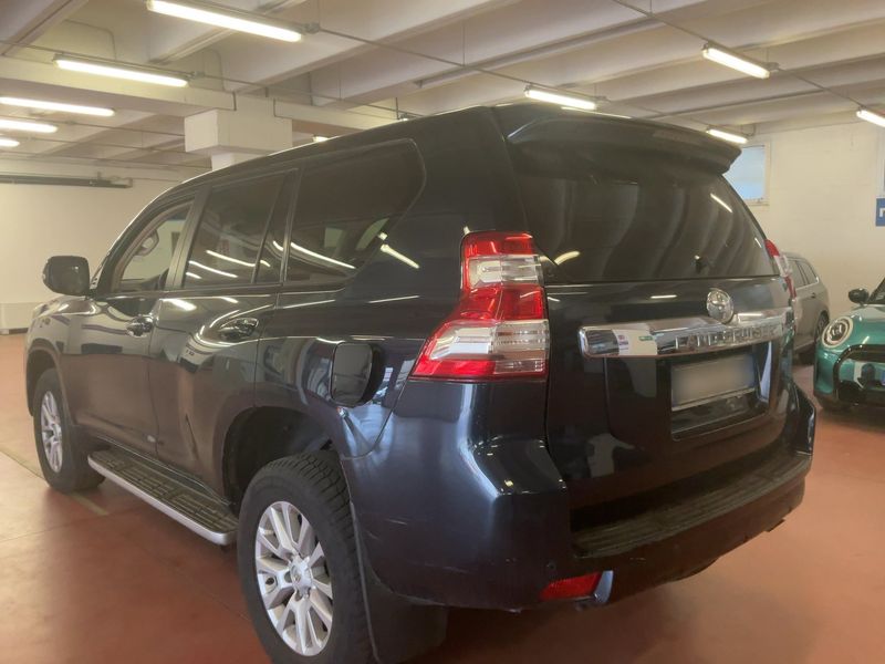Toyota Land Cruiser 3.0 D-4D — zdjęcie 3