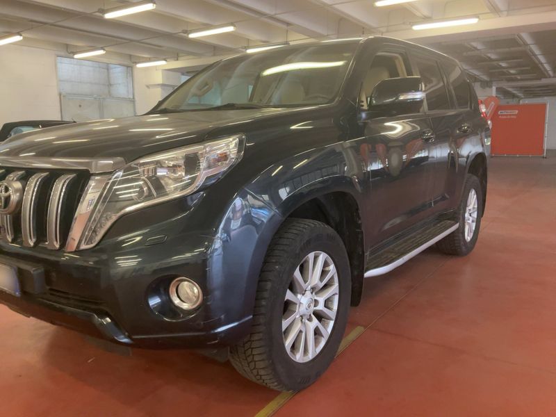 Toyota Land Cruiser 3.0 D-4D — zdjęcie 2