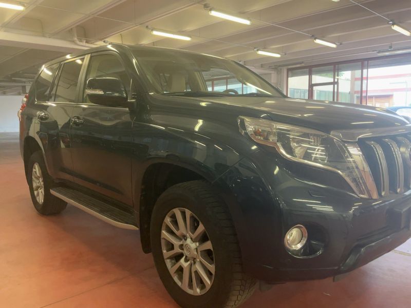 Toyota Land Cruiser 3.0 D-4D — zdjęcie 8