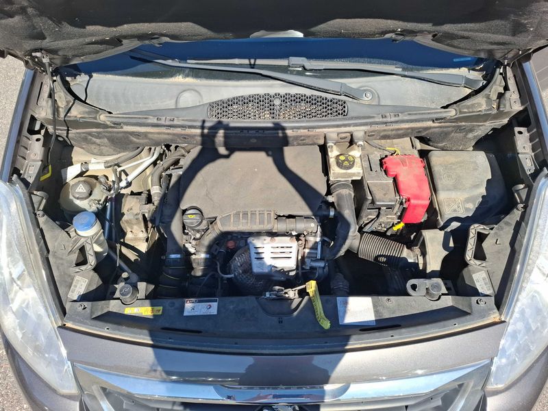 Peugeot Partner 1.2 PureTech Active — zdjęcie 8