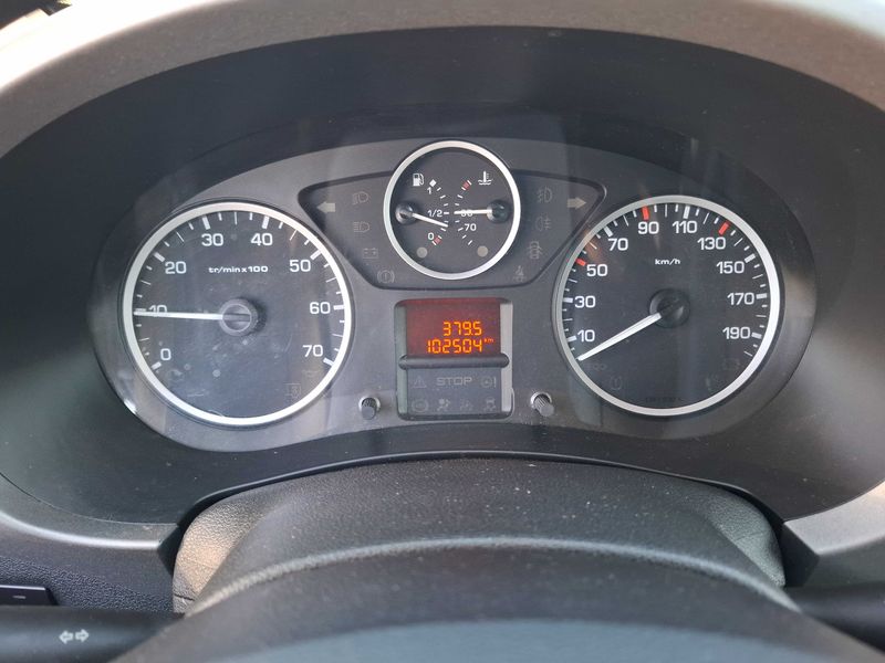 Peugeot Partner 1.2 PureTech Active — zdjęcie 12