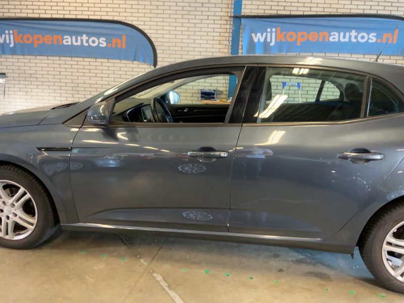 Renault Megane 1.2 TCe Limited 2017 – снимка 4