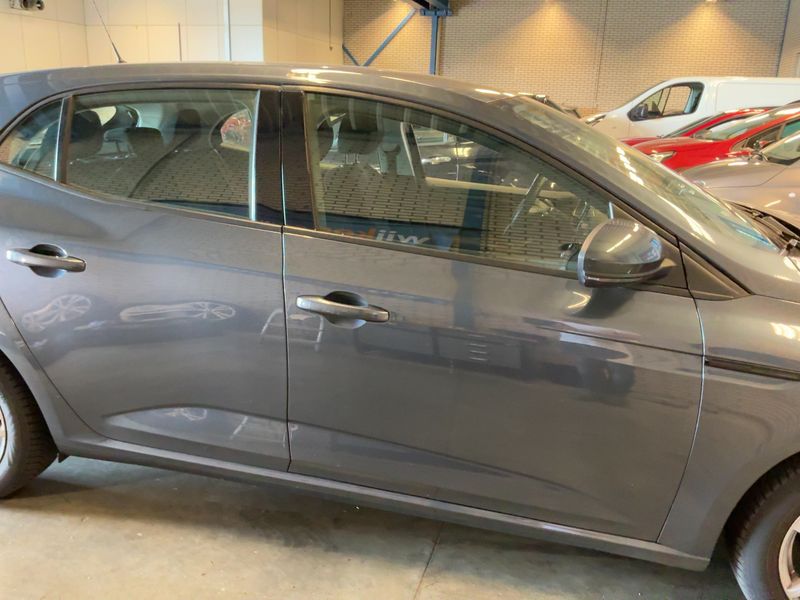 Renault Megane 1.2 TCe Limited 2017 – снимка 10