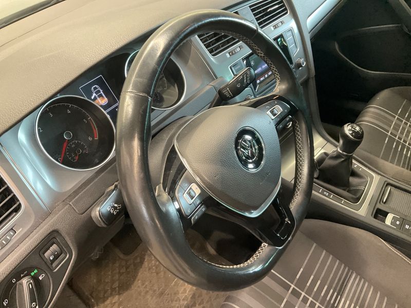 Volkswagen Golf VII 2.0 TDI Lounge BlueMotion Tech 2015 – снимка 24