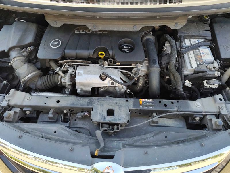 Opel Zafira Tourer 1.6 CDTI DPF Excellence — zdjęcie 8
