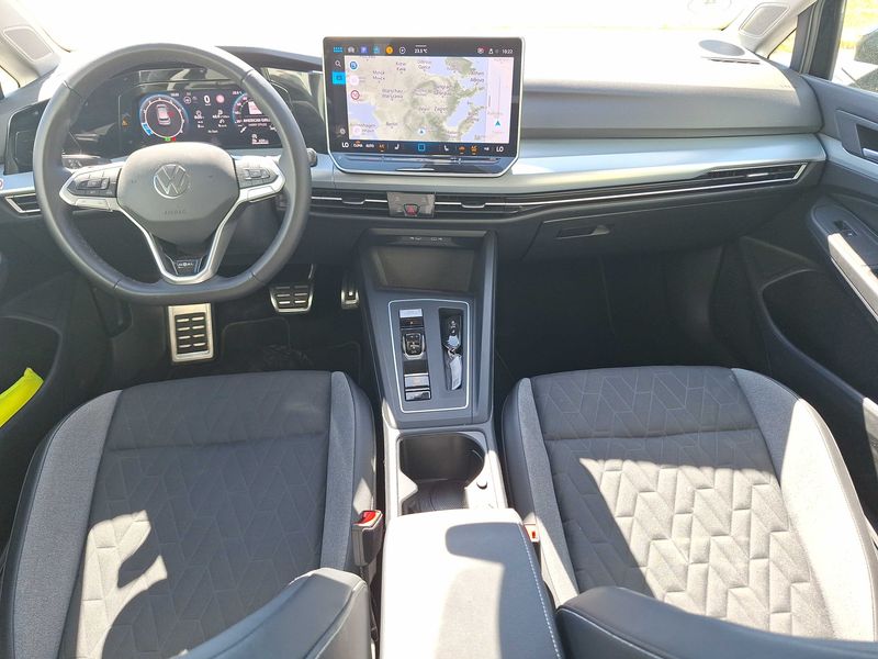 Volkswagen Golf VIII 1.5 eTSI Goal — zdjęcie 11