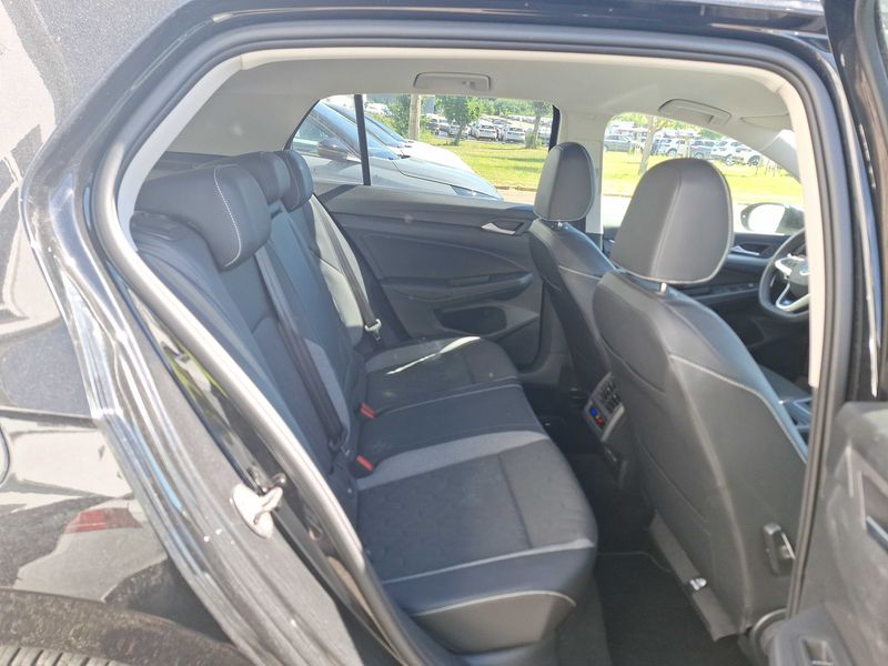 Volkswagen Golf VIII 1.5 eTSI Goal — zdjęcie 14