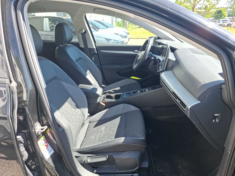 Volkswagen Golf VIII 1.5 eTSI Goal — zdjęcie 10