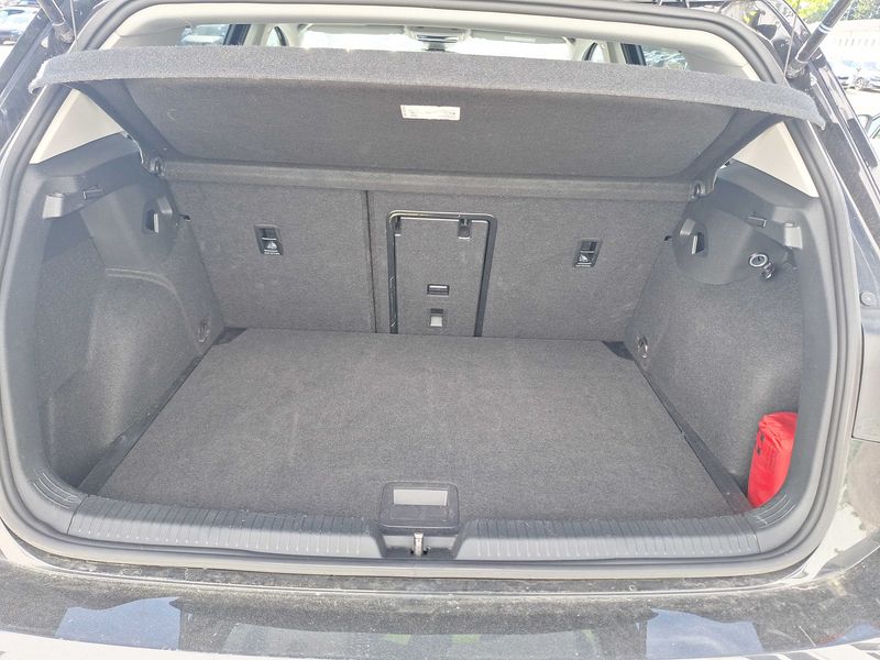 Volkswagen Golf VIII 1.5 eTSI Goal — zdjęcie 9