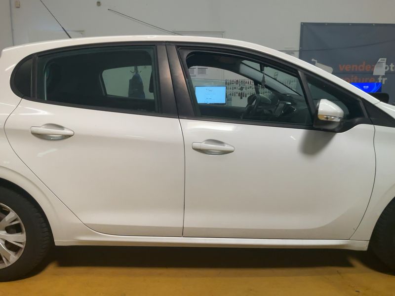 Peugeot 208 1.6 Blue-HDi Affaire Premium 2016 – снимка 10