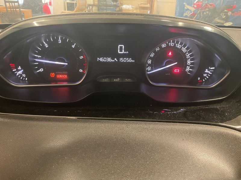 Peugeot 208 1.6 Blue-HDi Affaire Premium 2016 – снимка 18