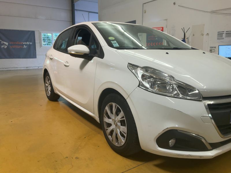 Peugeot 208 1.6 Blue-HDi Affaire Premium 2016 – снимка 12