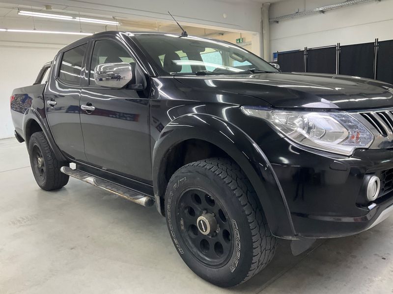 Mitsubishi L 200 2.4 DI-D Top Doppelkabine 4WD — zdjęcie 8