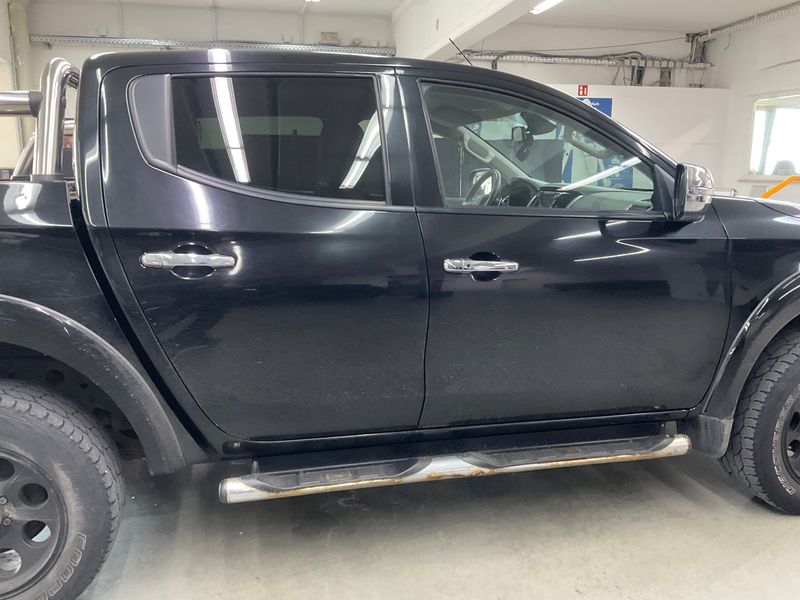 Mitsubishi L 200 2.4 DI-D Top Doppelkabine 4WD — zdjęcie 7