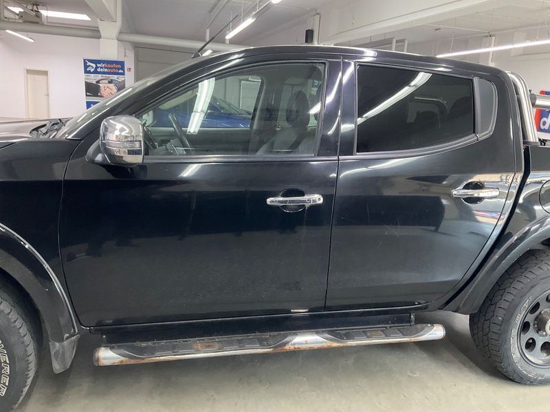 Mitsubishi L 200 2.4 DI-D Top Doppelkabine 4WD — zdjęcie 4