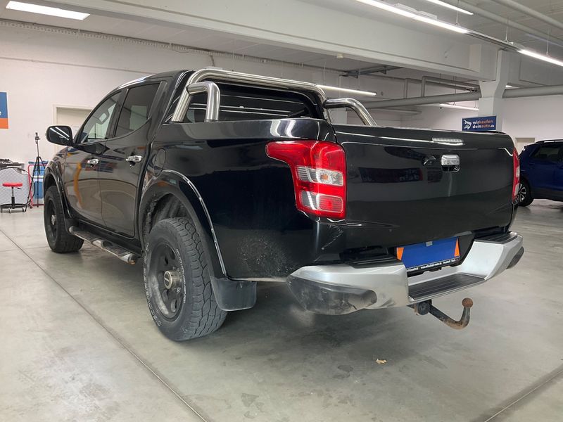 Mitsubishi L 200 2.4 DI-D Top Doppelkabine 4WD — zdjęcie 3