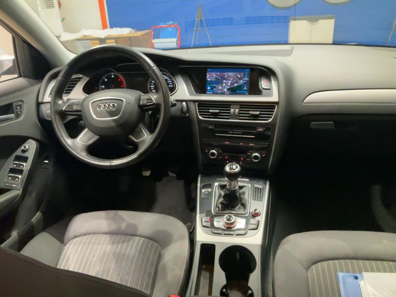 Audi A4 2.0 TDI Ambiente — zdjęcie 12