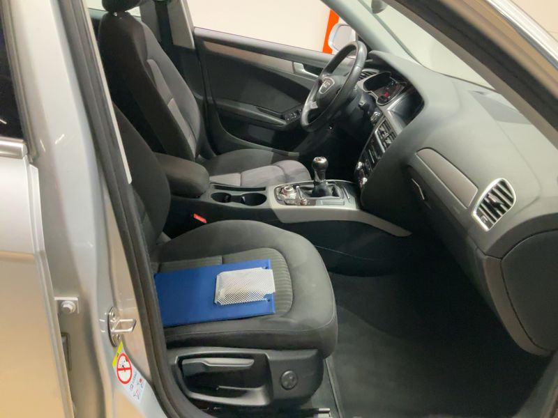 Audi A4 2.0 TDI Ambiente — zdjęcie 11