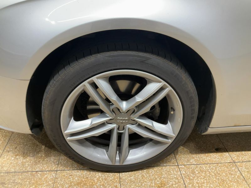 Audi A4 2.0 TDI Ambiente 2012 – снимка 3