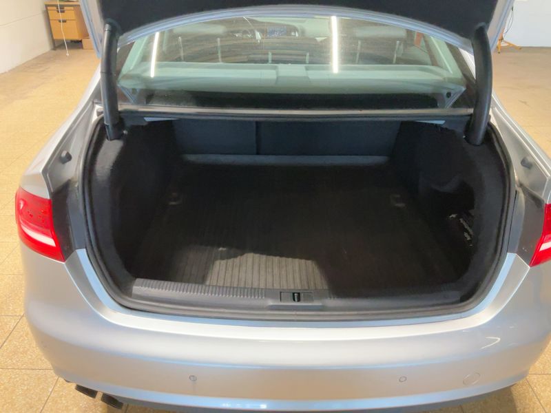 Audi A4 2.0 TDI Ambiente — zdjęcie 10