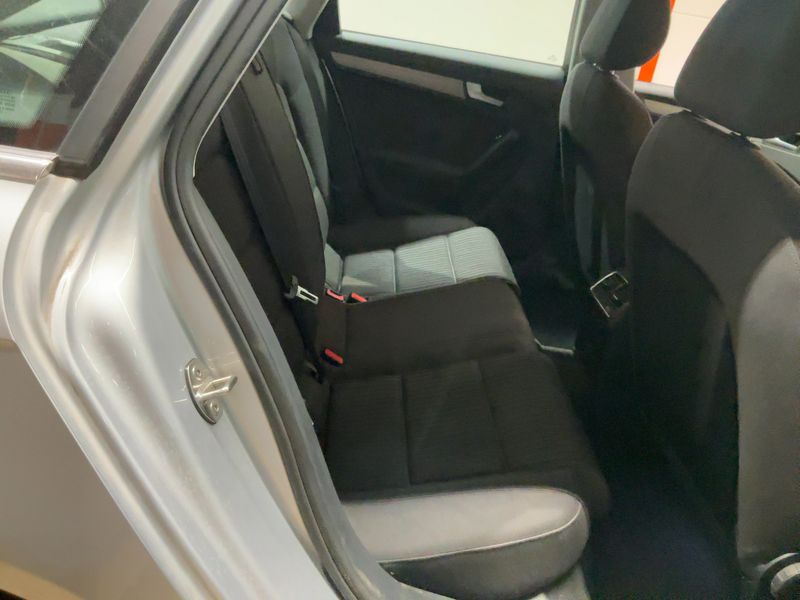 Audi A4 2.0 TDI Ambiente — zdjęcie 14
