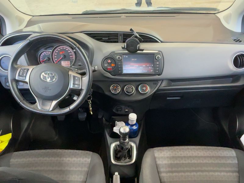 Toyota Yaris 1.33 Dual VVT-i Active — zdjęcie 12