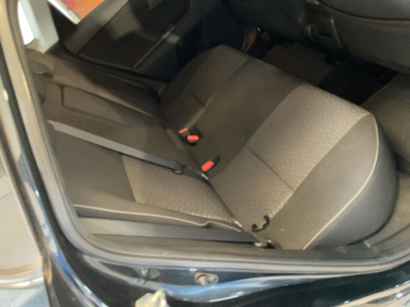 Toyota Auris 1.6 Edition — zdjęcie 14