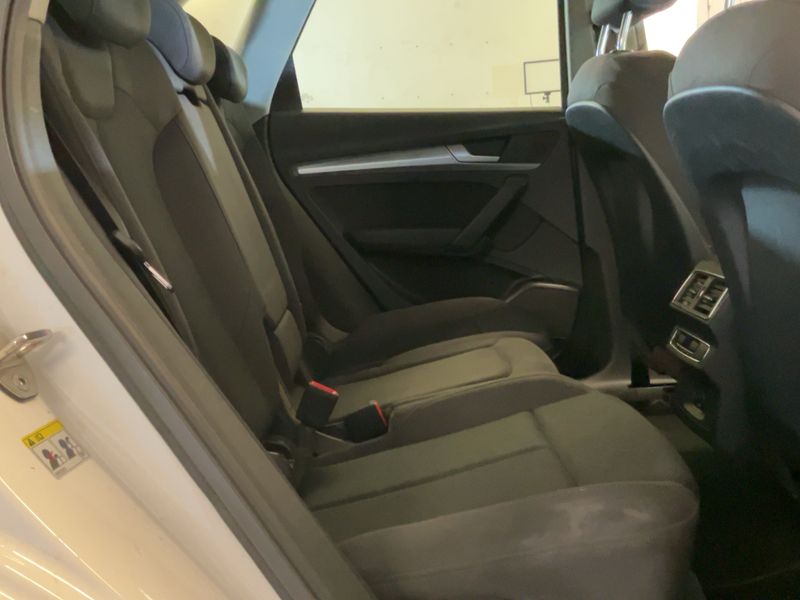 Audi Q5 40 TDI quattro S line — zdjęcie 14