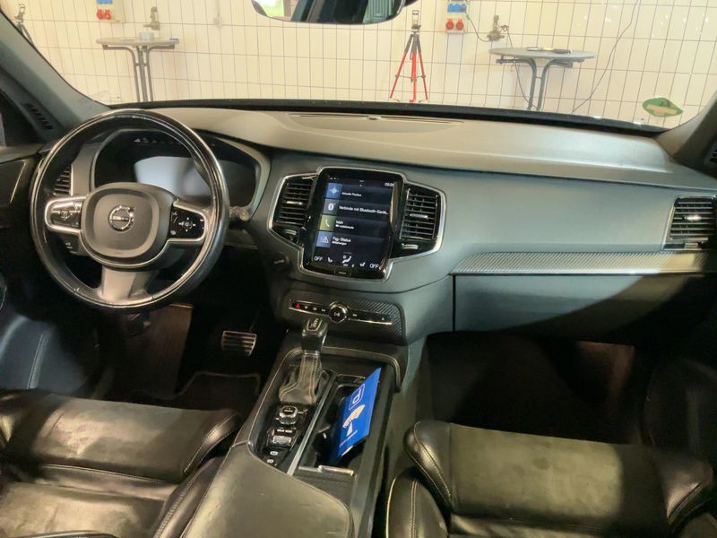 Volvo XC90 2.0 D5 R-Design AWD — zdjęcie 12