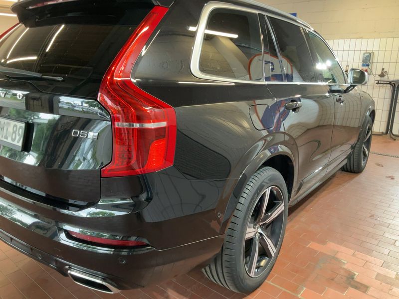 Volvo XC90 2.0 D5 R-Design AWD — zdjęcie 6