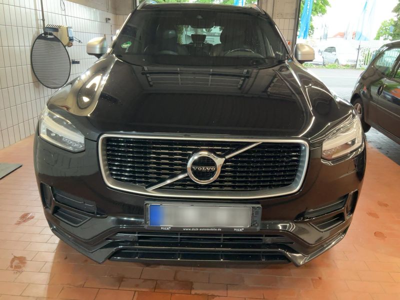 Volvo XC90 2.0 D5 R-Design AWD — zdjęcie 9